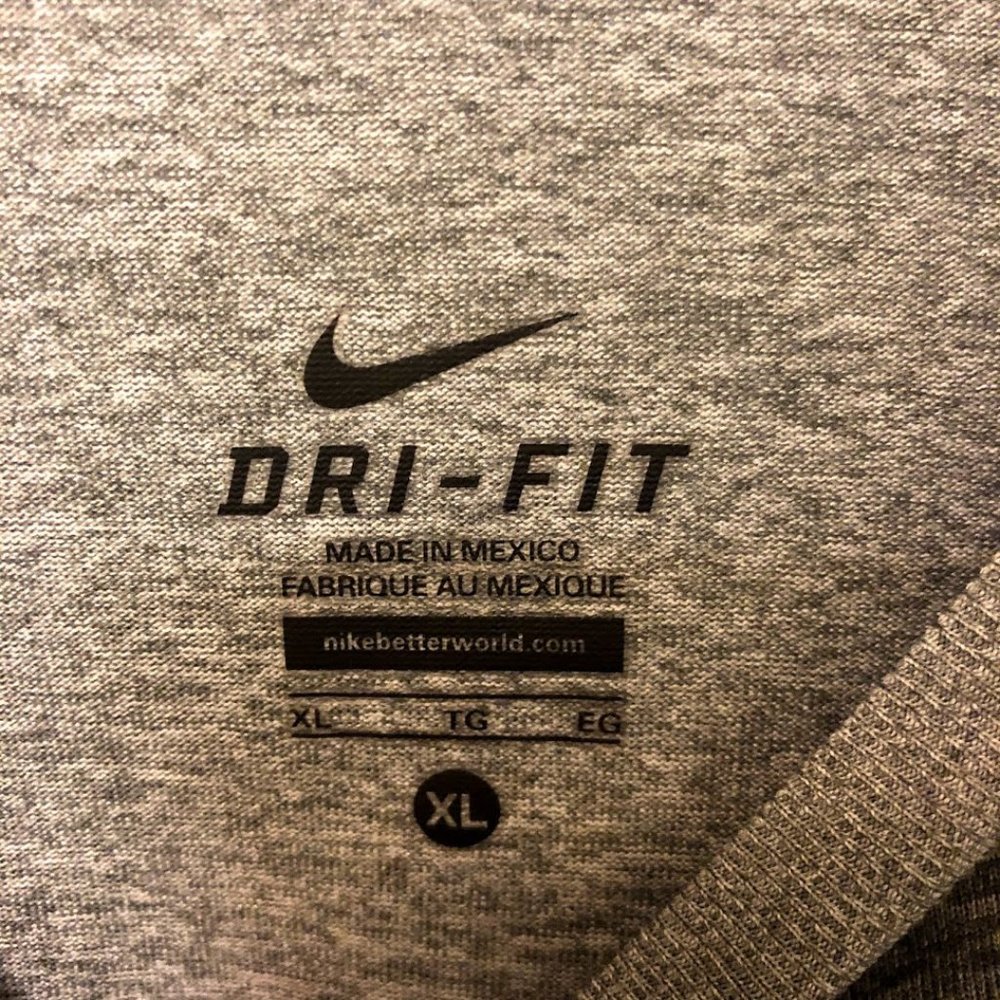 NWOT Nike Dri Fit Gray Long Sleeve Shirt Boys XL - Picture 2 of 3